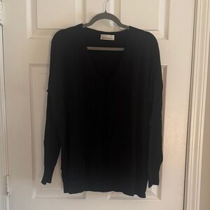 Zenana Outfitters Black V-Neck Sweater